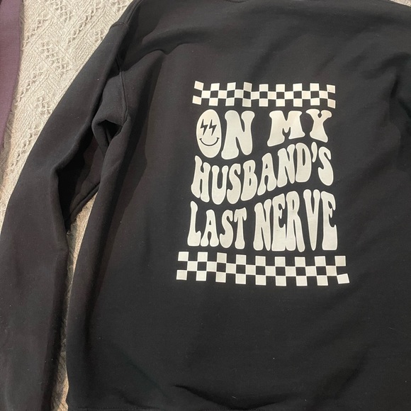 Pullover - Picture 1 of 3